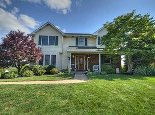179 Cedar Ridge Dr, Monaca, PA 15061