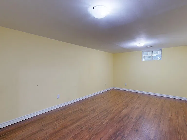 961 Blythwood Rd — Photo 28