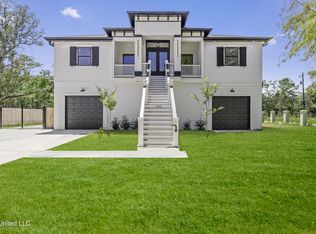 100 Blue Ridge Ct, Bay Saint Louis, MS 39520