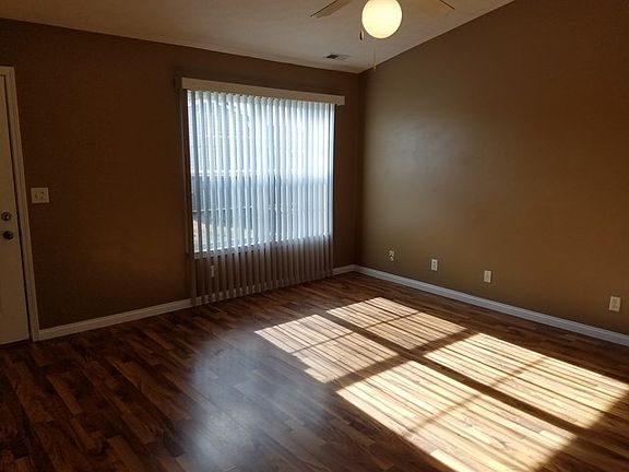 4th image of 2342 Heritage Park Dr