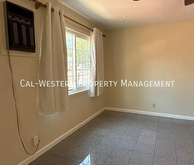 1521 Jasper Dr — Photo 6