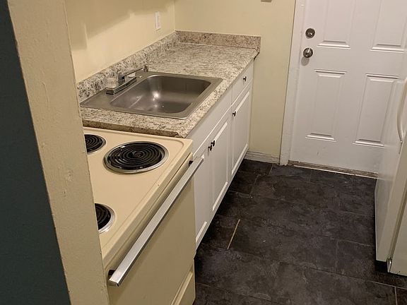 5th image of 674 22nd Ave S APT 14