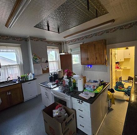 4th image of 3820 Pueblo St