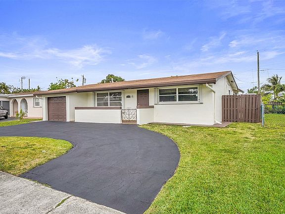 4th image of 2510 NW 94th Terrace