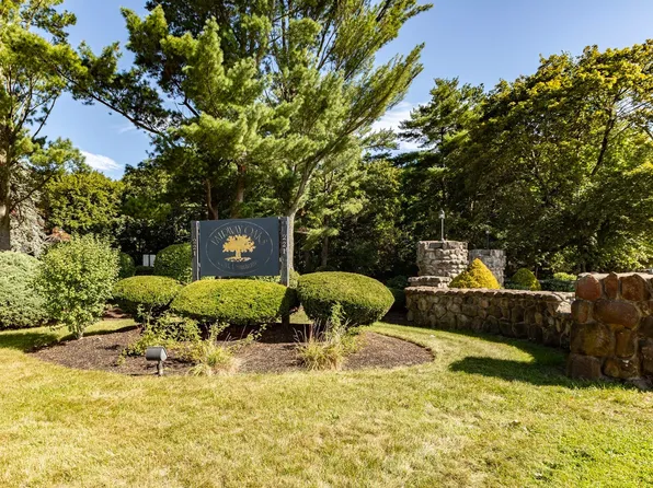 221 Oak St #324, Brockton, MA 02301