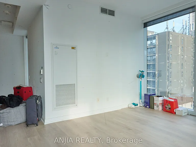 3 Gloucester St #1909 — Photo 4