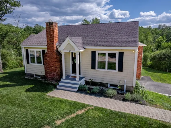 257 Village St, Medway, MA 02053