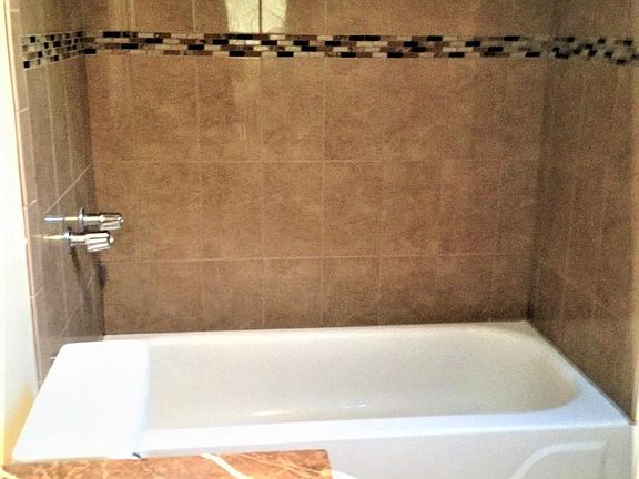 5th image of 2322 N Southport Ave #1GH