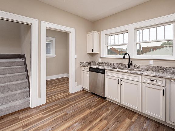 3rd image of 1026 Grand Ct