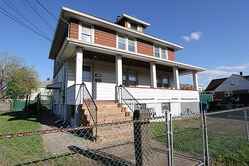 186 Main St #2 Photo 1