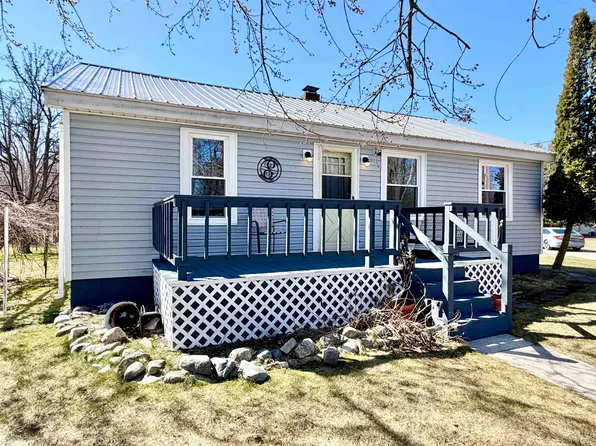 607 Maple St, Tawas City, MI 48763