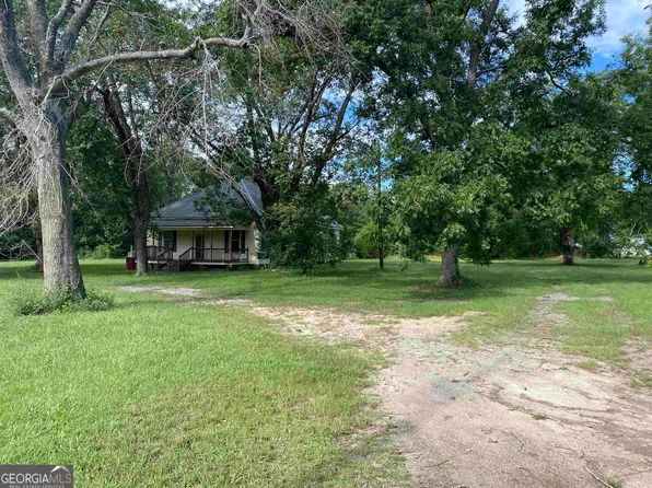 54 Copeland Rd, Tennille, GA 31089