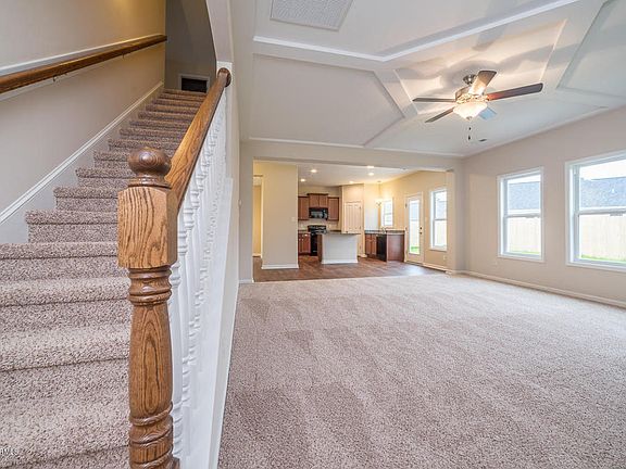 4th image of 926 Eastman Creek Dr