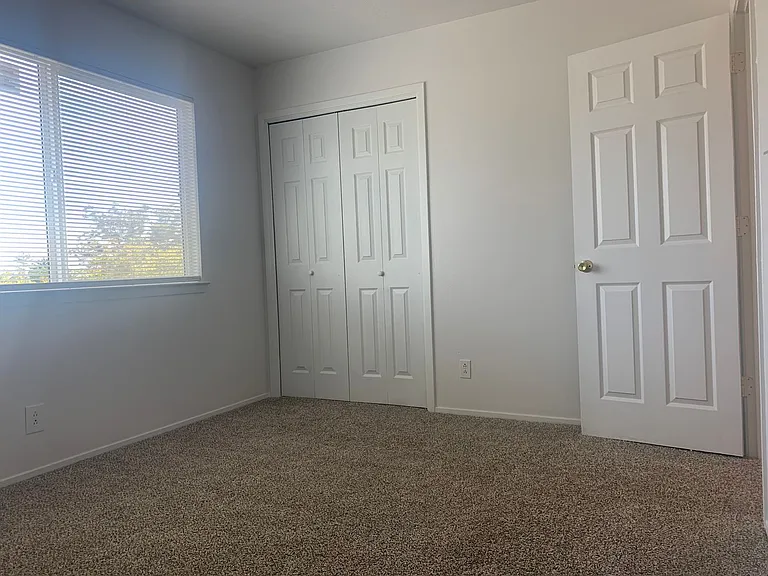 12120 Candelaria Rd NE — Photo 14