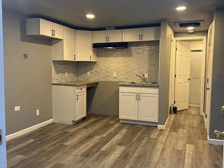 5250 Lindhurst Ave #1 — Photo 11