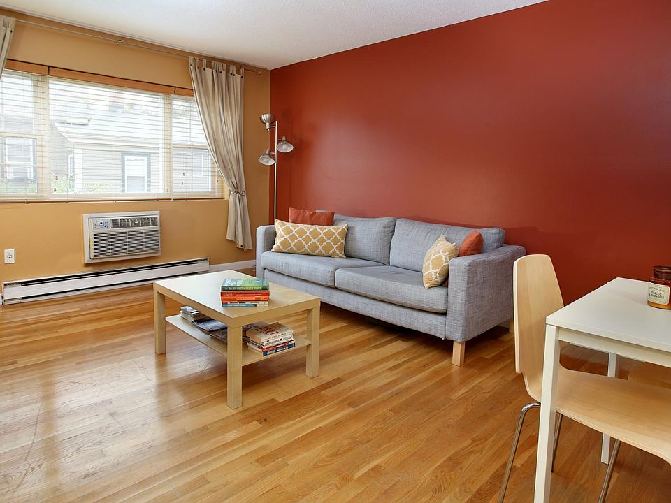 2nd image of 22 Laurel St #23A