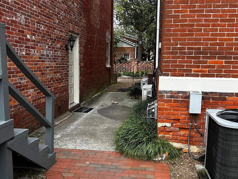 208 S 3rd St #E — Photo 6