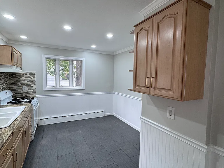 44 Lambert St #1 — Photo 11