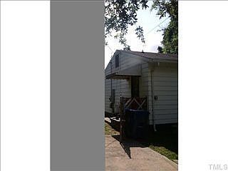 2nd image of 823 S Plum St