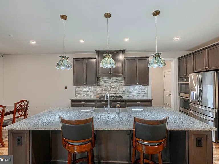 7142 Starmount Way — Photo 23