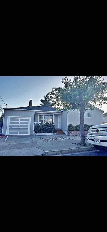 407 Milton Ave photo 1