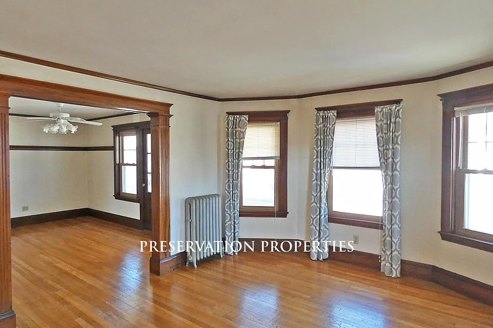 136 Nichols Ave #1