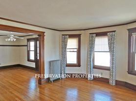 136 Nichols Ave, Watertown, MA
