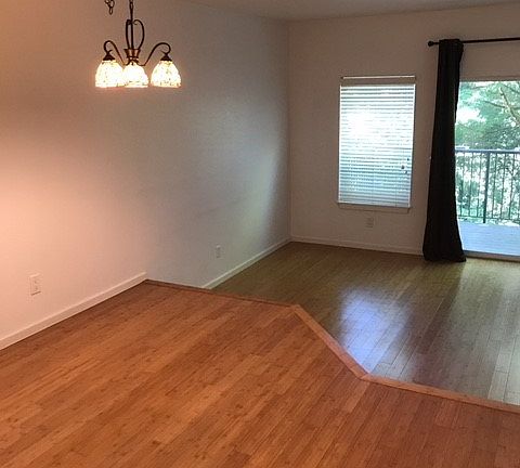 3rd image of 4350 W Lake Sammamish Pkwy SE APT 137