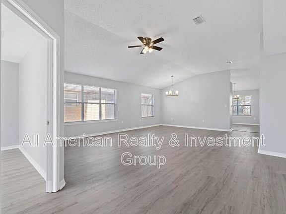 3rd image of 1621 Fenwick Ave