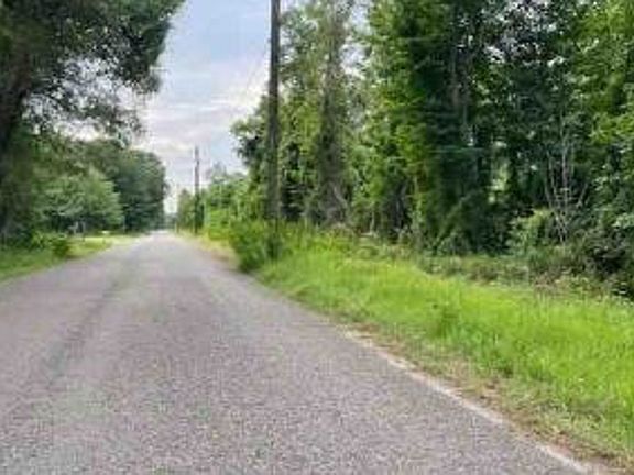 Exterior Neighborhood (street photo)