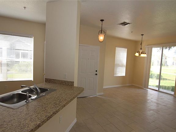 3rd image of 1415 Broken Oak Dr #44B