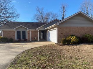 1024 Roselawn Cir, West Memphis, AR 72301