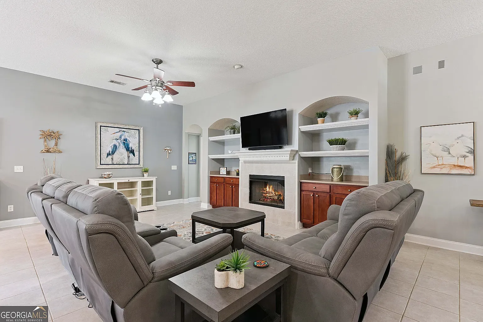 3 bed, 2022 sqft, $2,350 — Photo 3