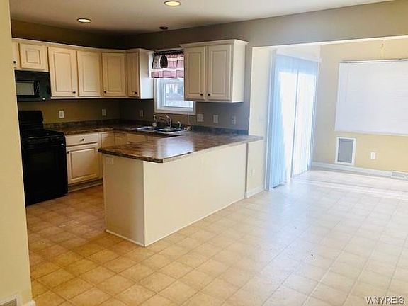 5th image of 298 Briarwood Dr