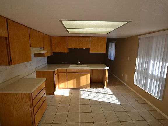 3rd image of 8102 N 105th Ln