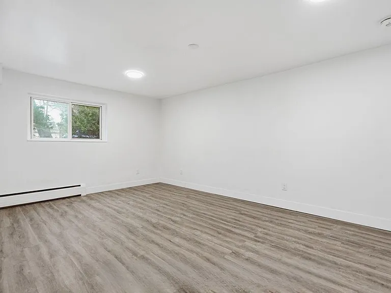 227 Cathcart St — Photo 9