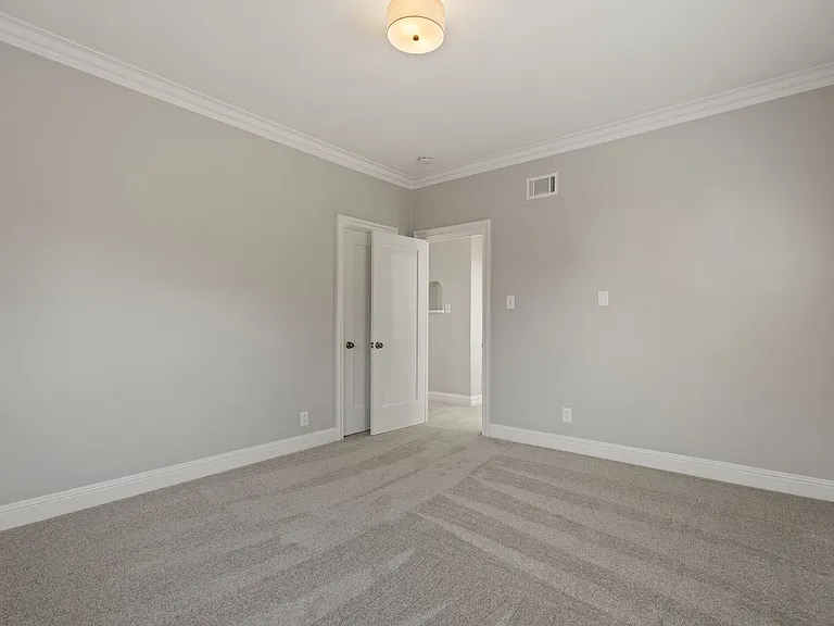 1703 E Cliff Dr #4 — Photo 13