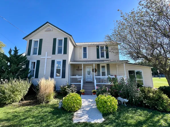 109 N Main St, Bellflower, IL 61724