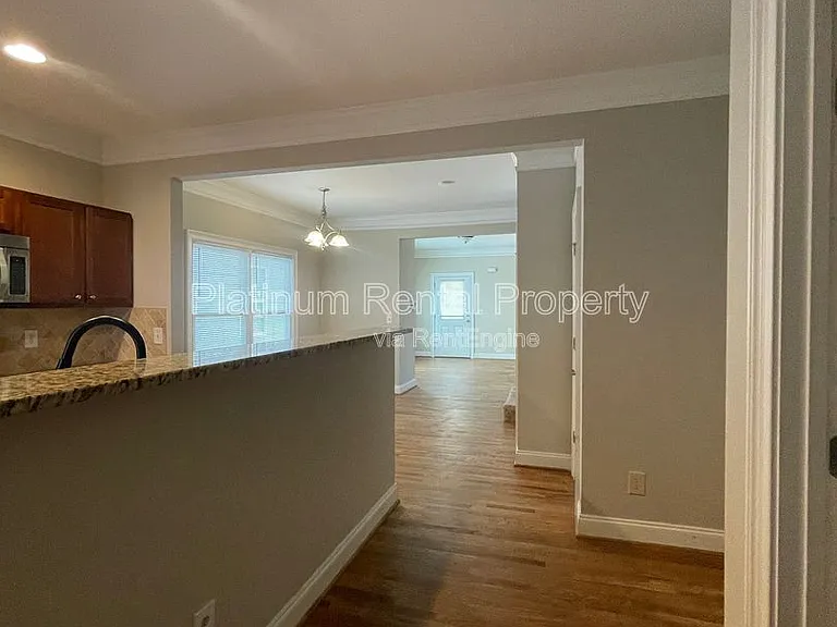 750 Terry St SE — Photo 44
