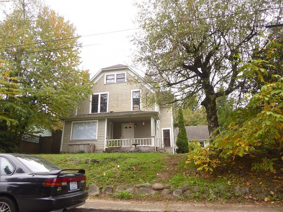 1st image of 403 4th Ave W