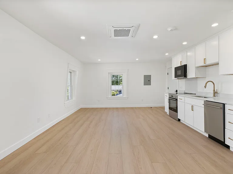23 Melrose St #5 — Photo 5