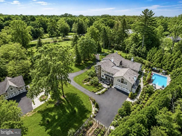 1087 Mount Eyre Rd, Washington Crossing, PA 18977