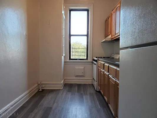Rented by Hillel Realty Group | media 5