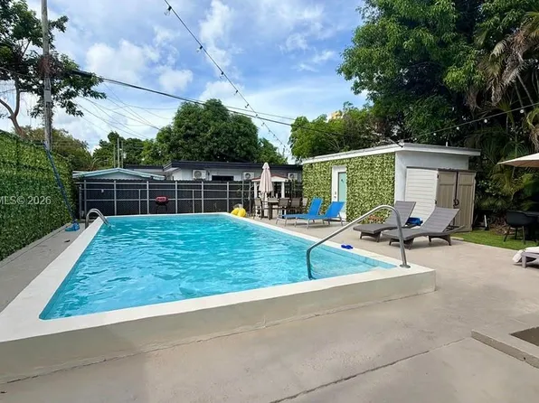 975 SW 10th St #5, Miami, FL 33130