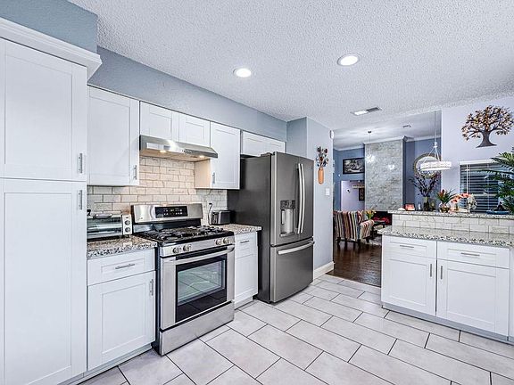 5th image of 24027 Scrivener Ln