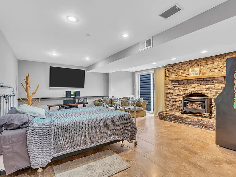 607 Wildwood Rd — Photo 35