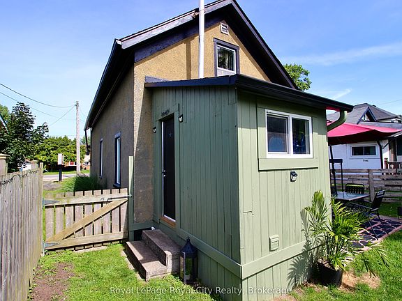 3rd image of 295 Killaly St E