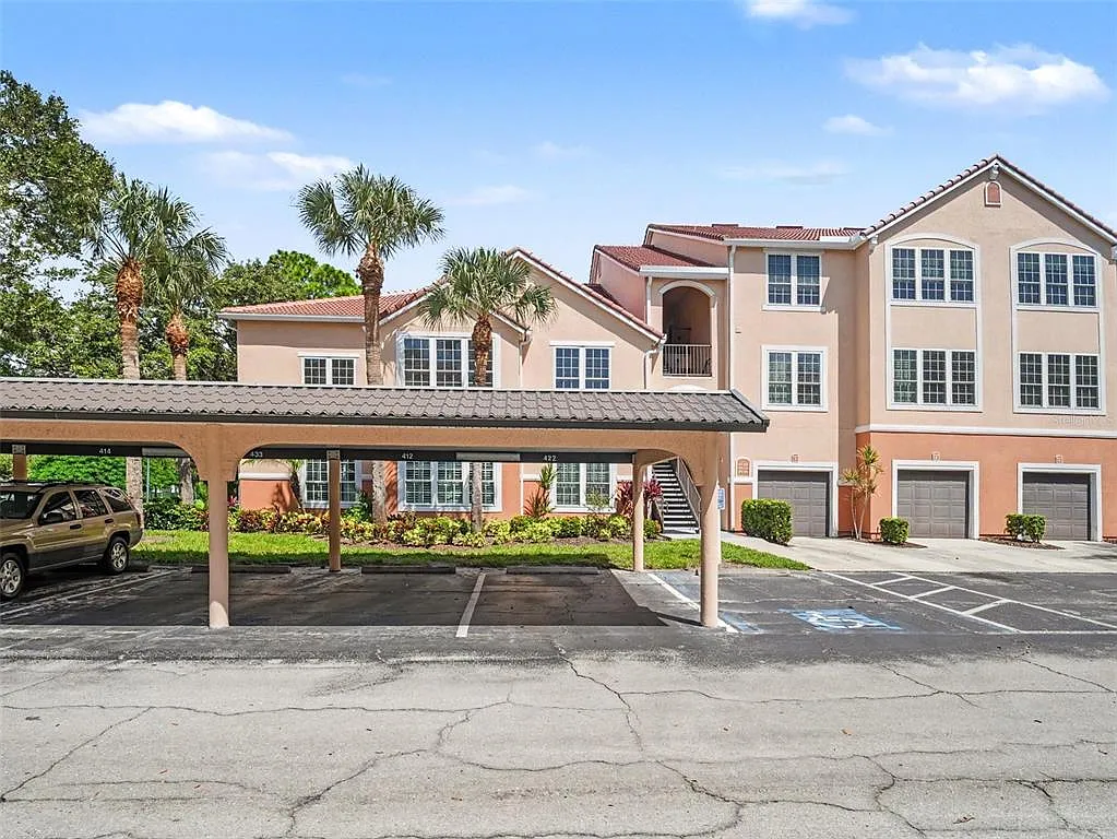 3 bed, 2.0 bath, 1280 sqft, $2,300 — Photo 1