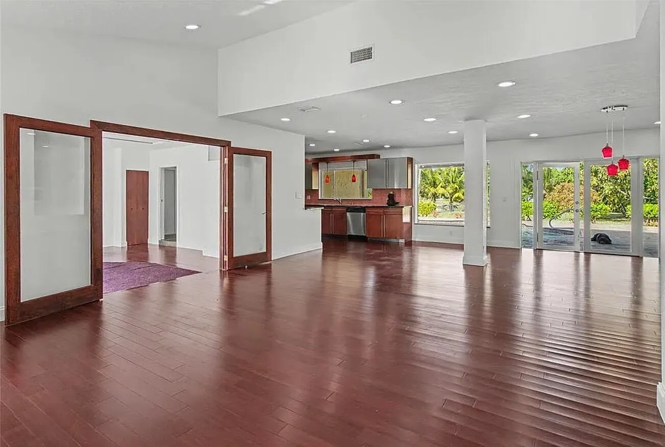 4 bed, 2.5 bath, 2244 sqft, $4,799 — Photo 3