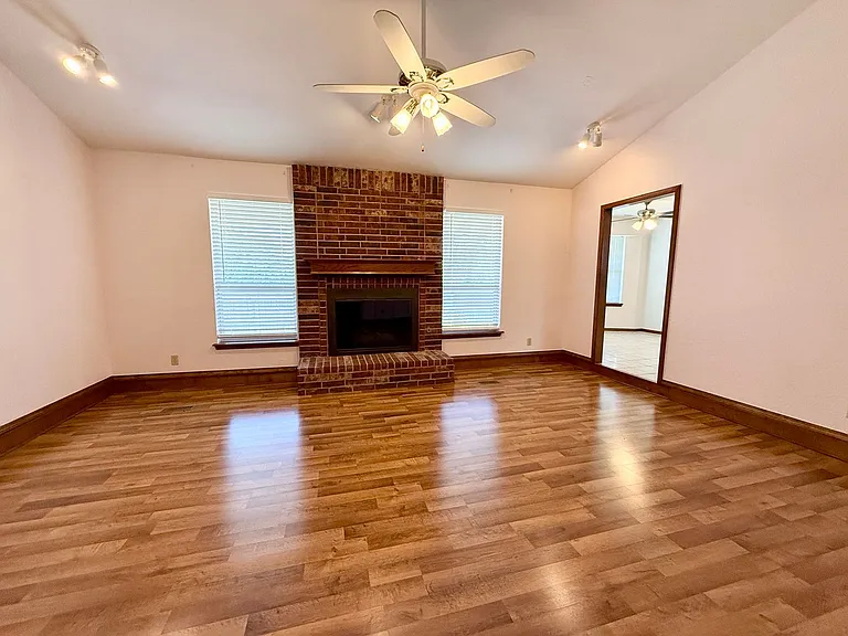 857 Turtle Creek Rd — Photo 3
